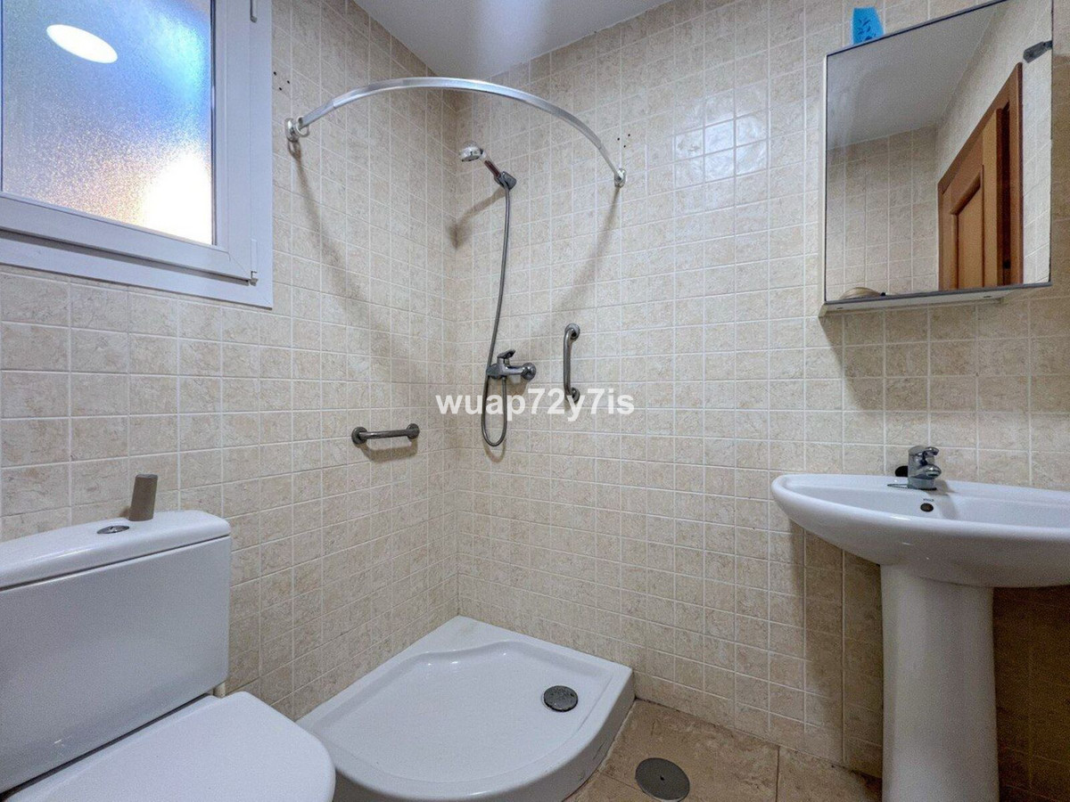 Se vende Villa - Chalet de 5 dormitorios en Costa Del Sol, Málaga, España
