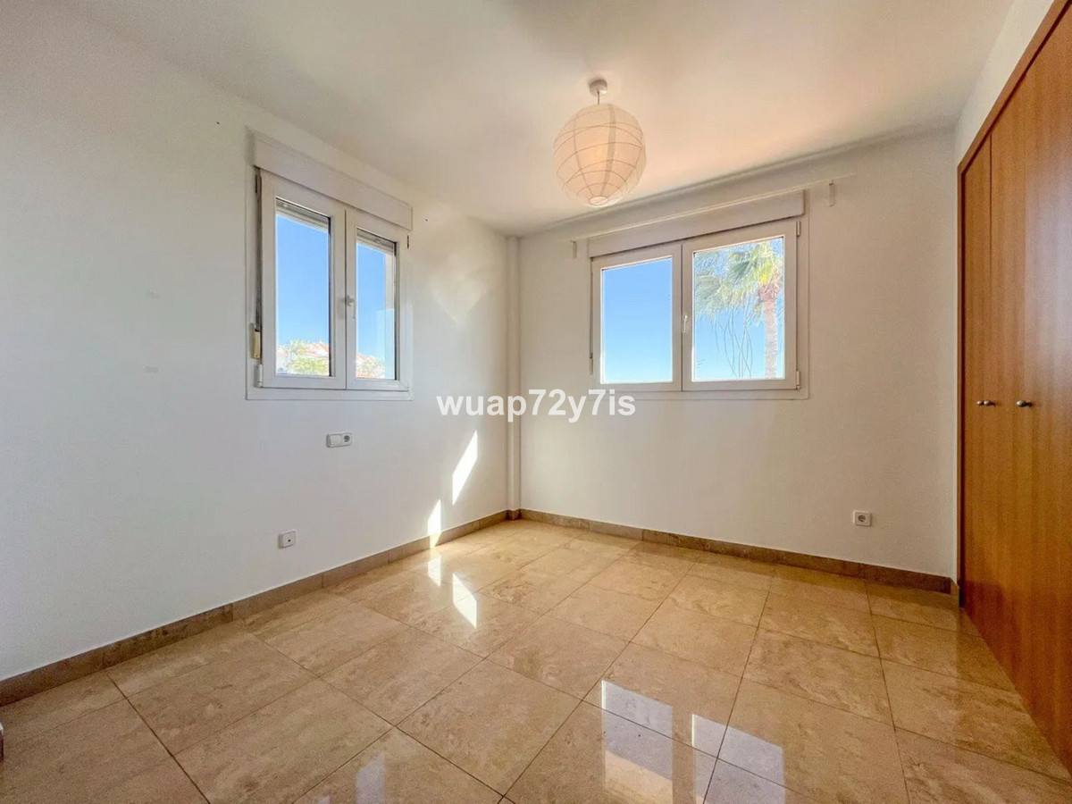 Se vende Villa - Chalet de 5 dormitorios en Costa Del Sol, Málaga, España