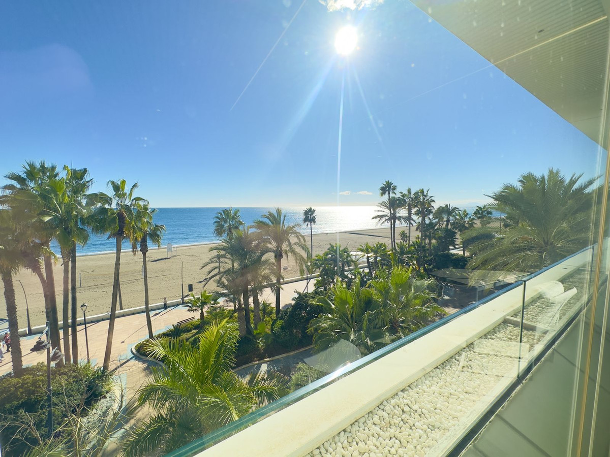 3 Bed Apartment for sale in Estepona Costa Del Sol, Málaga, Spain