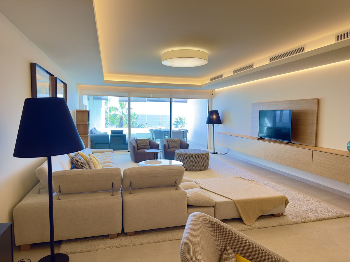 3 Bed Apartment for sale in Estepona Costa Del Sol, Málaga, Spain