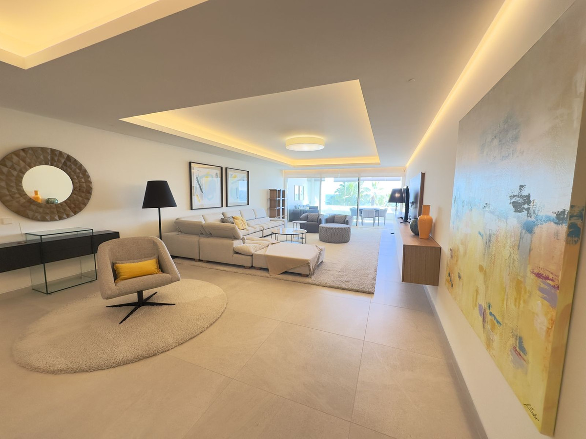 3 Bed Apartment for sale in Estepona Costa Del Sol, Málaga, Spain