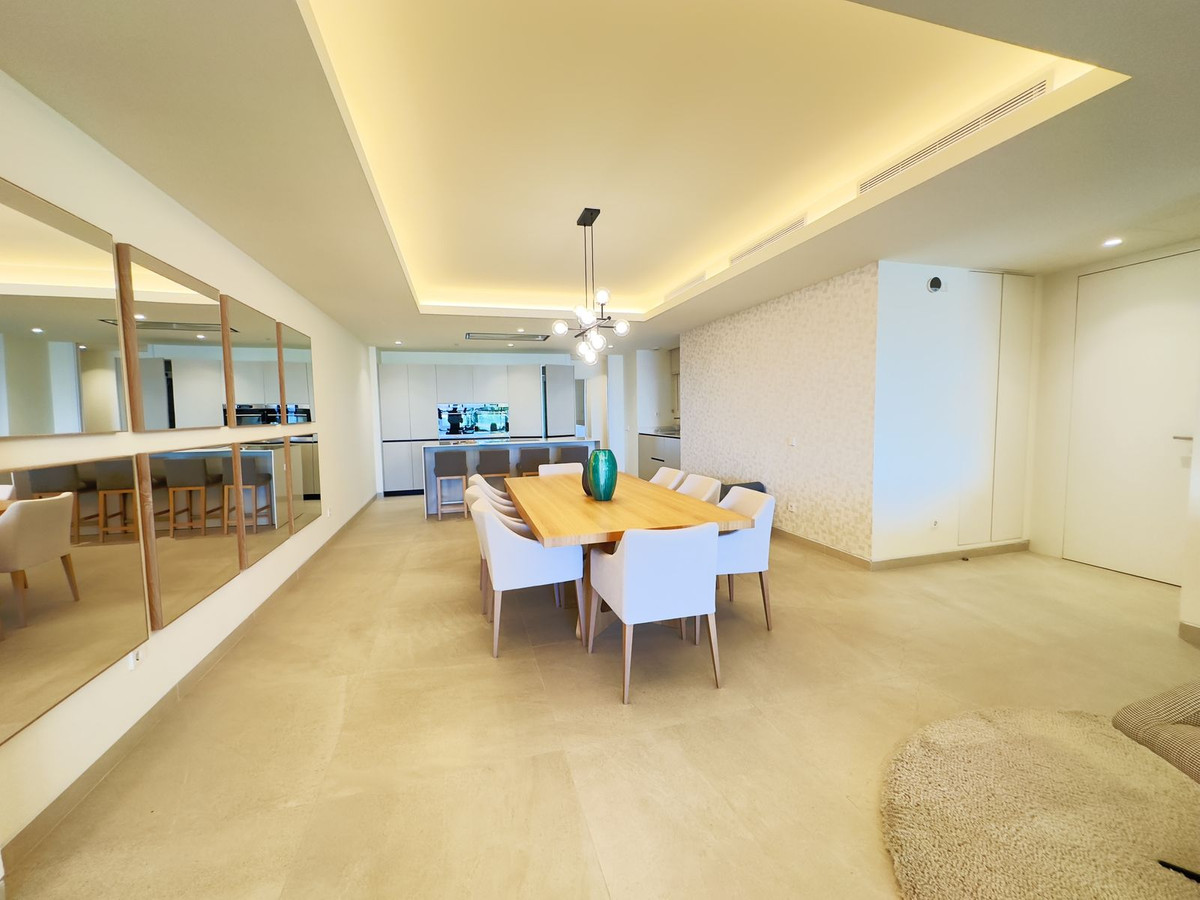 3 Bed Apartment for sale in Estepona Costa Del Sol, Málaga, Spain