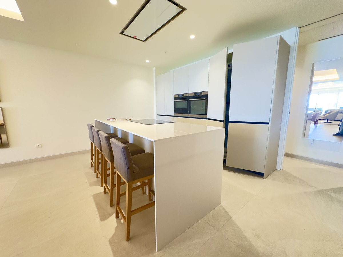 3 Bed Apartment for sale in Estepona Costa Del Sol, Málaga, Spain