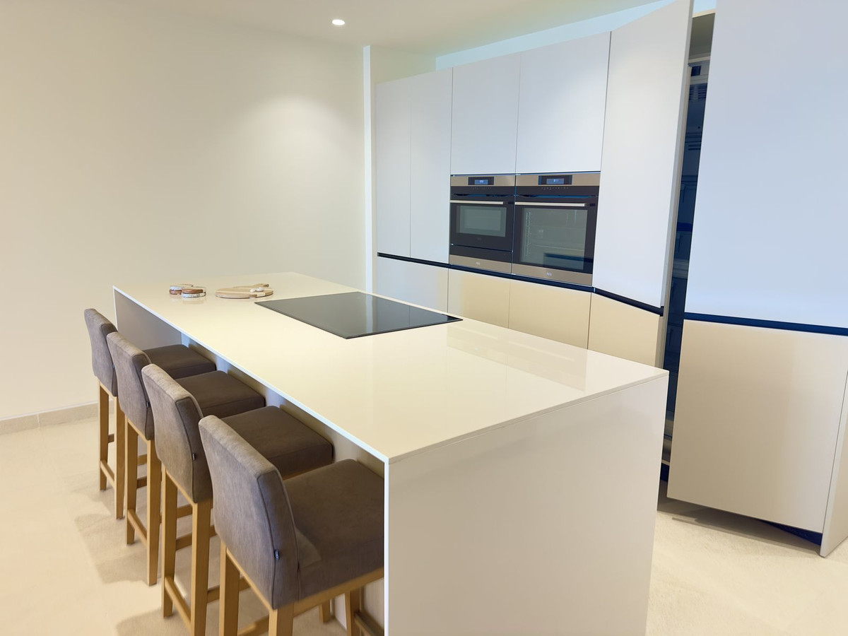 3 Bed Apartment for sale in Estepona Costa Del Sol, Málaga, Spain