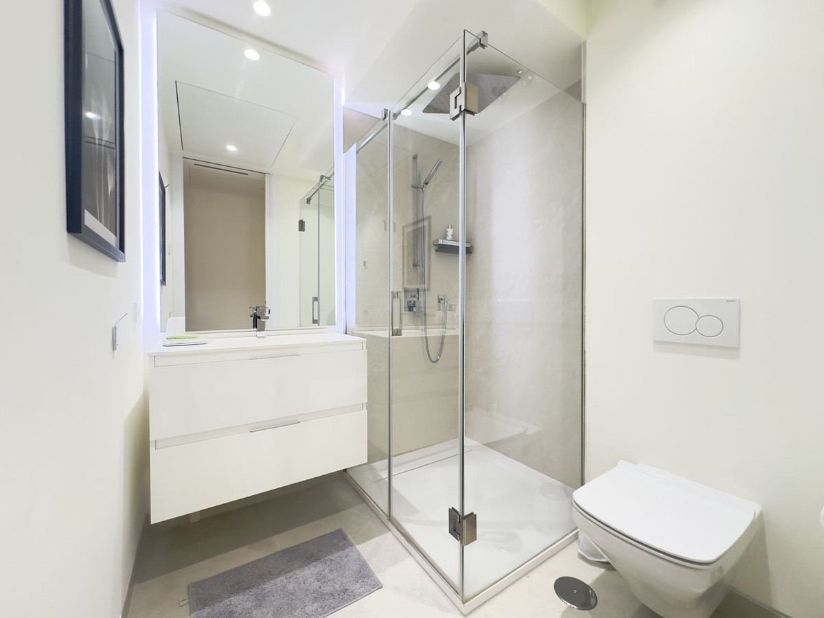 3 Bed Apartment for sale in Estepona Costa Del Sol, Málaga, Spain