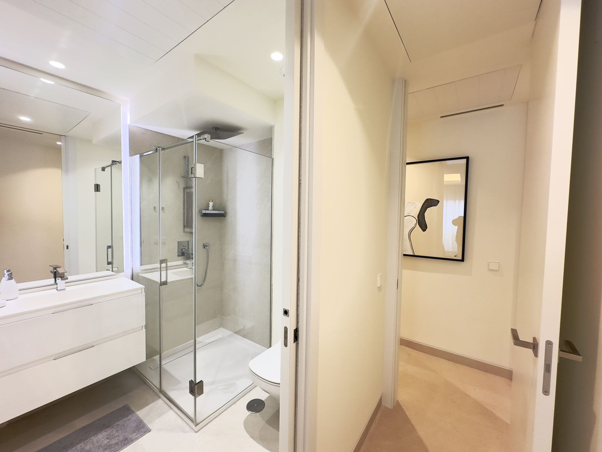 3 Bed Apartment for sale in Estepona Costa Del Sol, Málaga, Spain