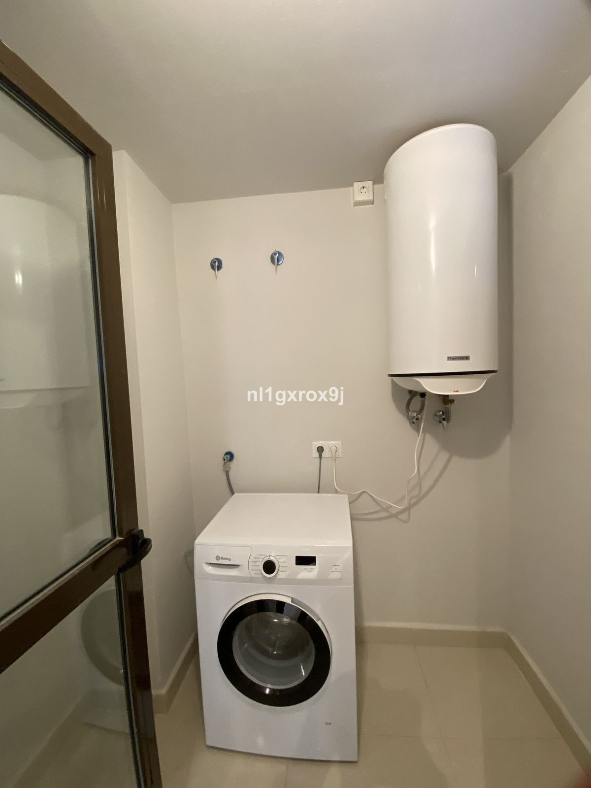 2 Bed Apartment for sale in Estepona Costa Del Sol, Málaga, Spain
