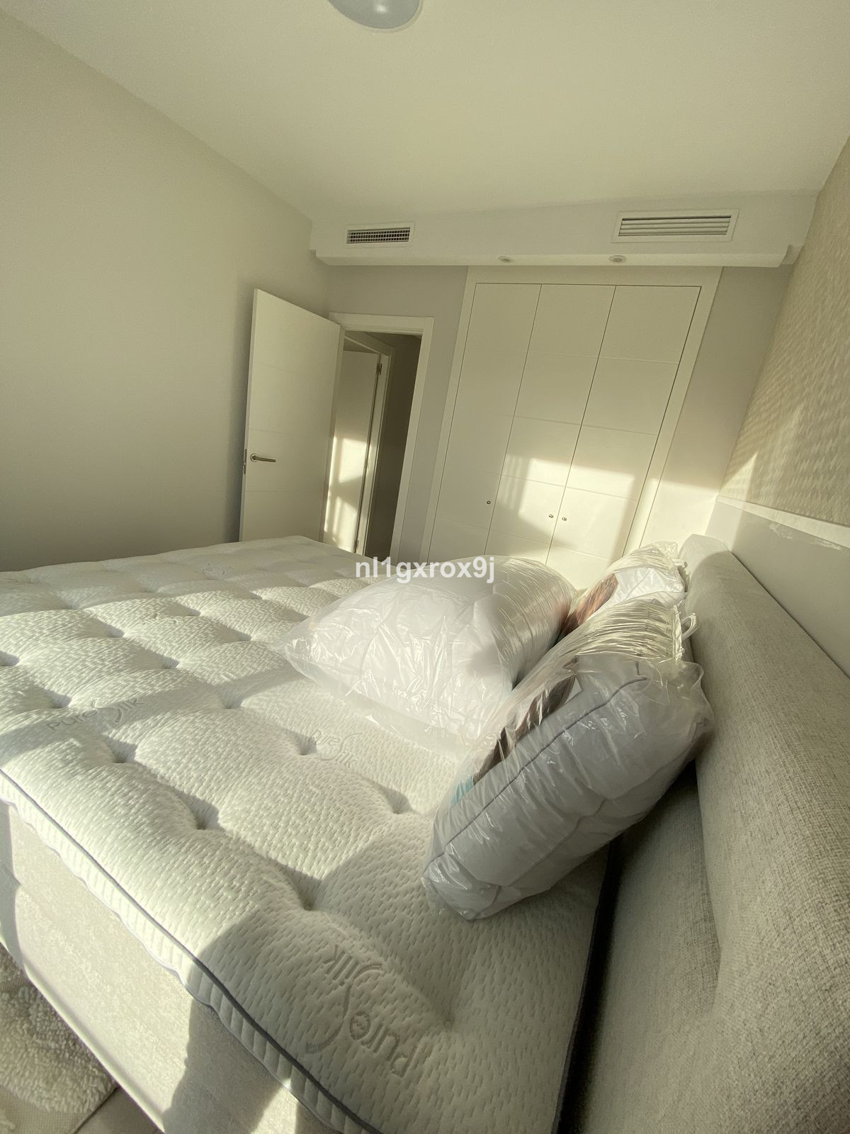 2 Bed Apartment for sale in Estepona Costa Del Sol, Málaga, Spain