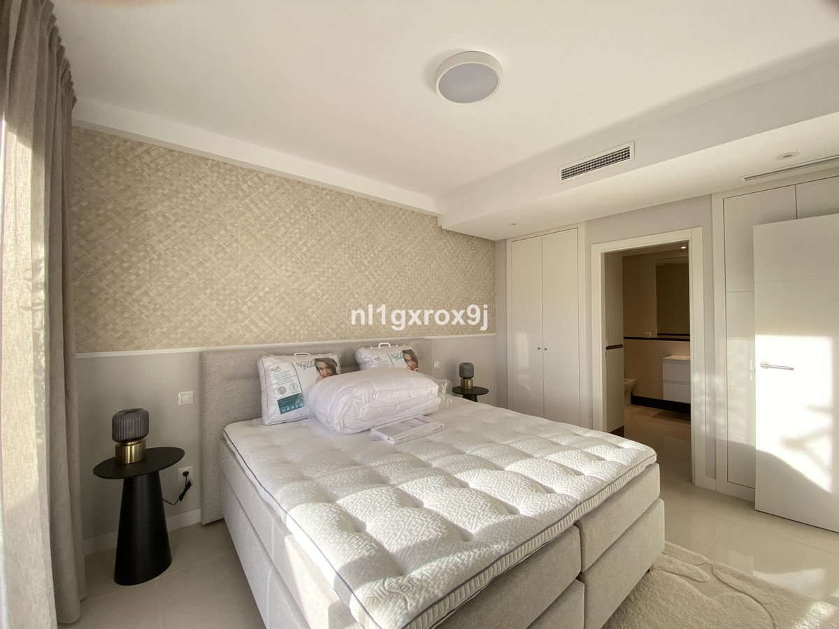 2 Bed Apartment for sale in Estepona Costa Del Sol, Málaga, Spain