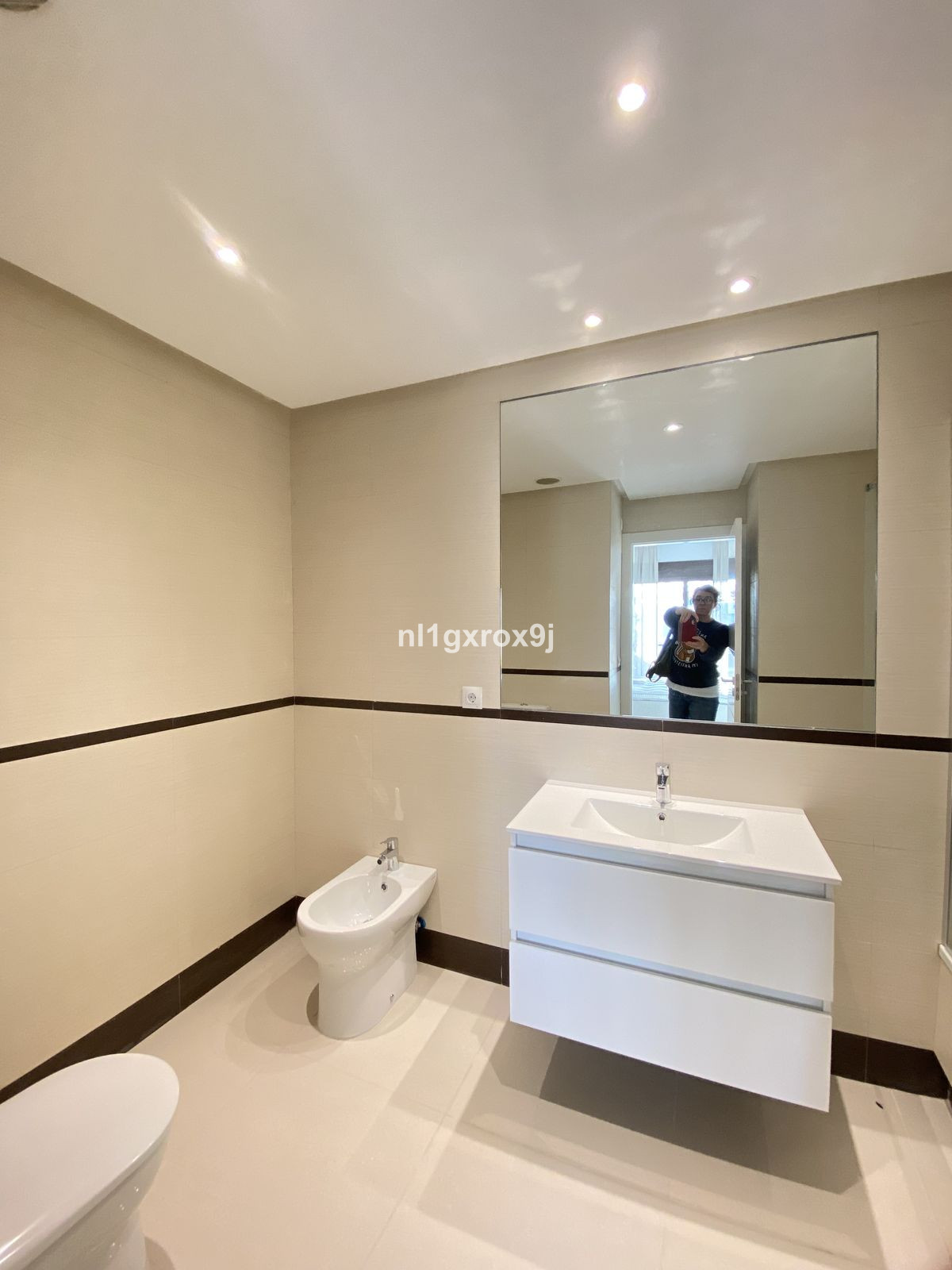 2 Bed Apartment for sale in Estepona Costa Del Sol, Málaga, Spain