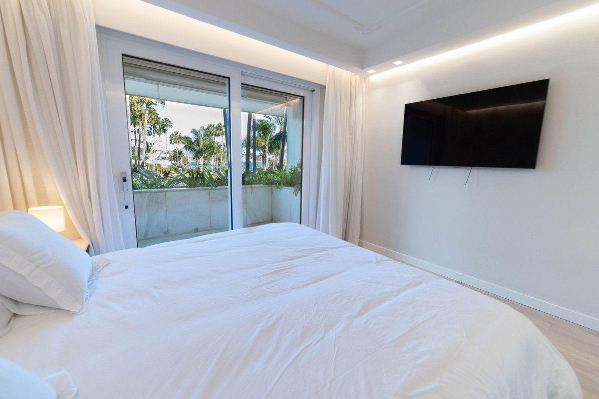 2 Bed Apartment for sale in Marbella Costa Del Sol, Málaga, Spain