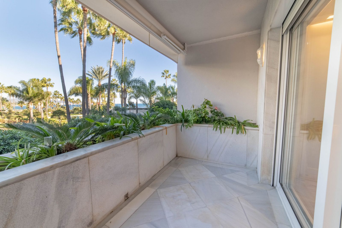2 Bed Apartment for sale in Marbella Costa Del Sol, Málaga, Spain