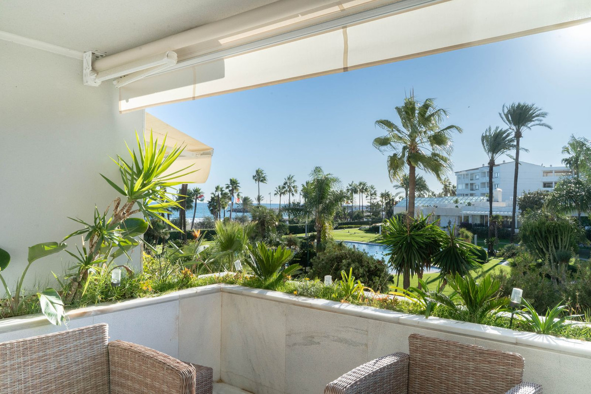2 Bed Apartment for sale in Marbella Costa Del Sol, Málaga, Spain