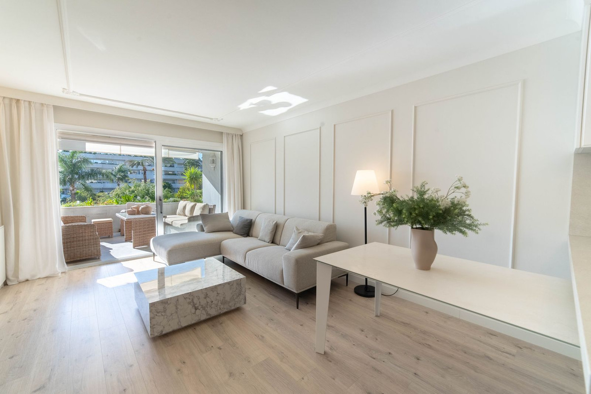 2 Bed Apartment for sale in Marbella Costa Del Sol, Málaga, Spain