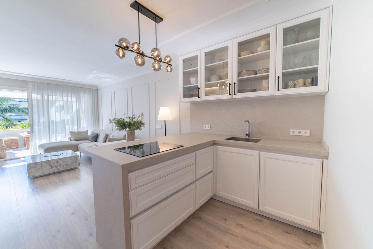 2 Bed Apartment for sale in Marbella Costa Del Sol, Málaga, Spain