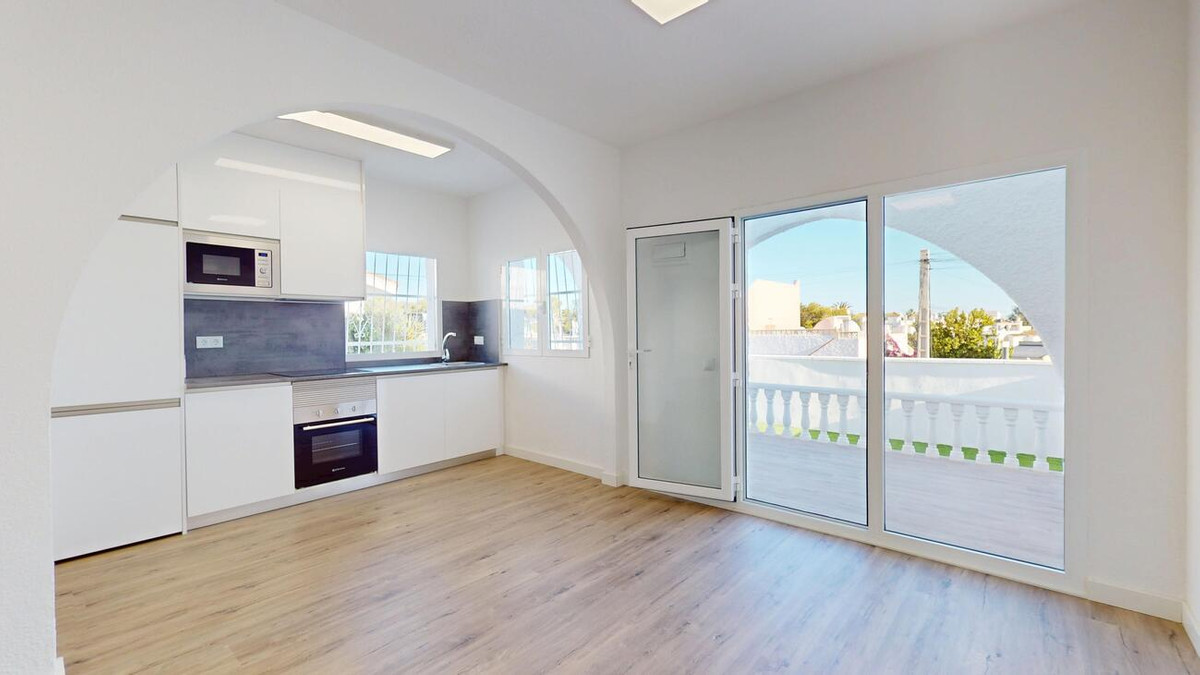 2 Bed Townhouse for sale in Blue Lagoon Costa Blanca, Alicante, Spain