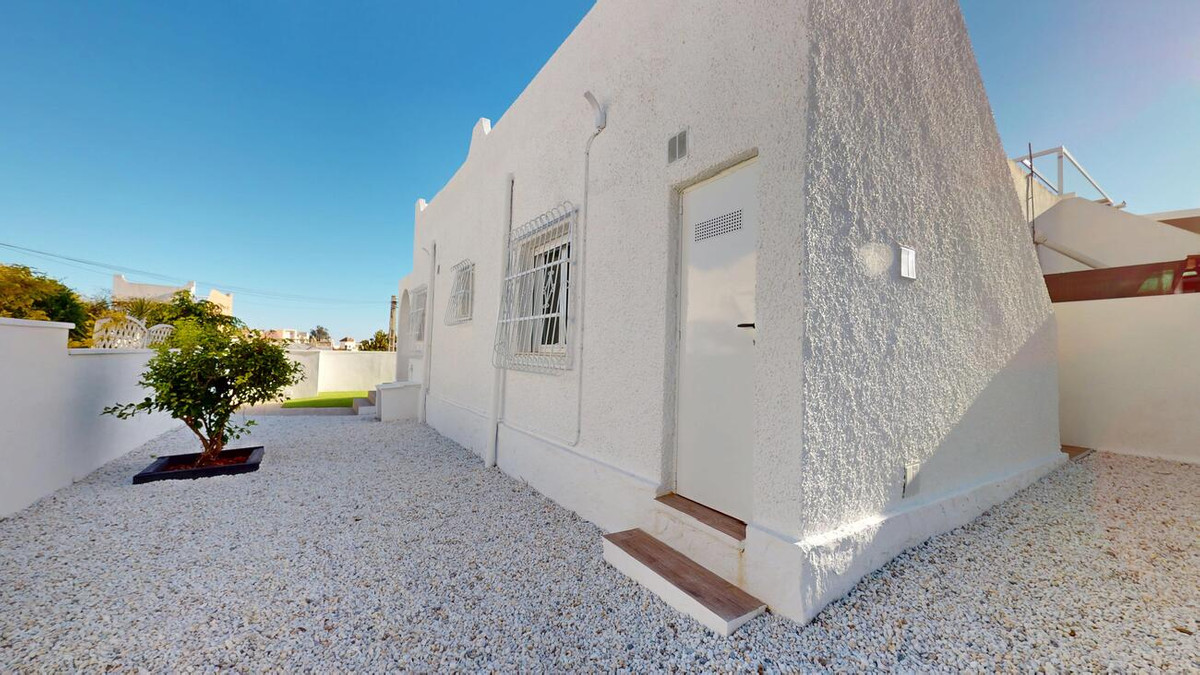 2 Bed Townhouse for sale in Blue Lagoon Costa Blanca, Alicante, Spain