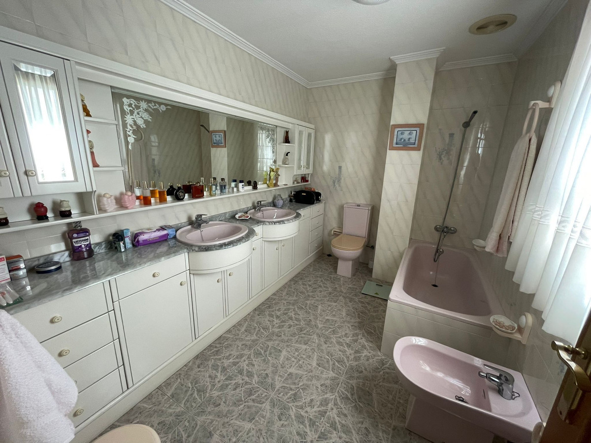 4 Bed Apartment for sale in Torrevieja Costa Blanca, Alicante, Spain