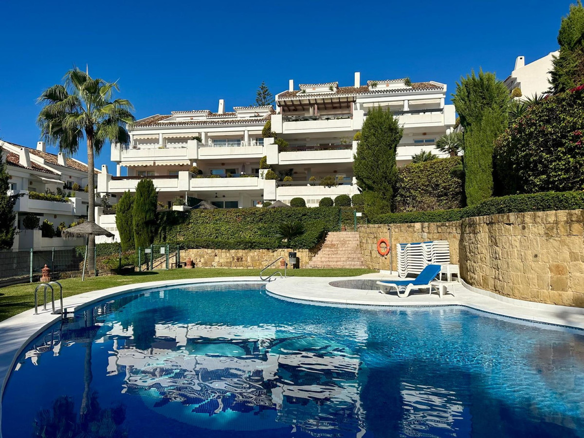 2 Bed Apartment for sale in Nueva Andalucía Costa Del Sol, Málaga, Spain