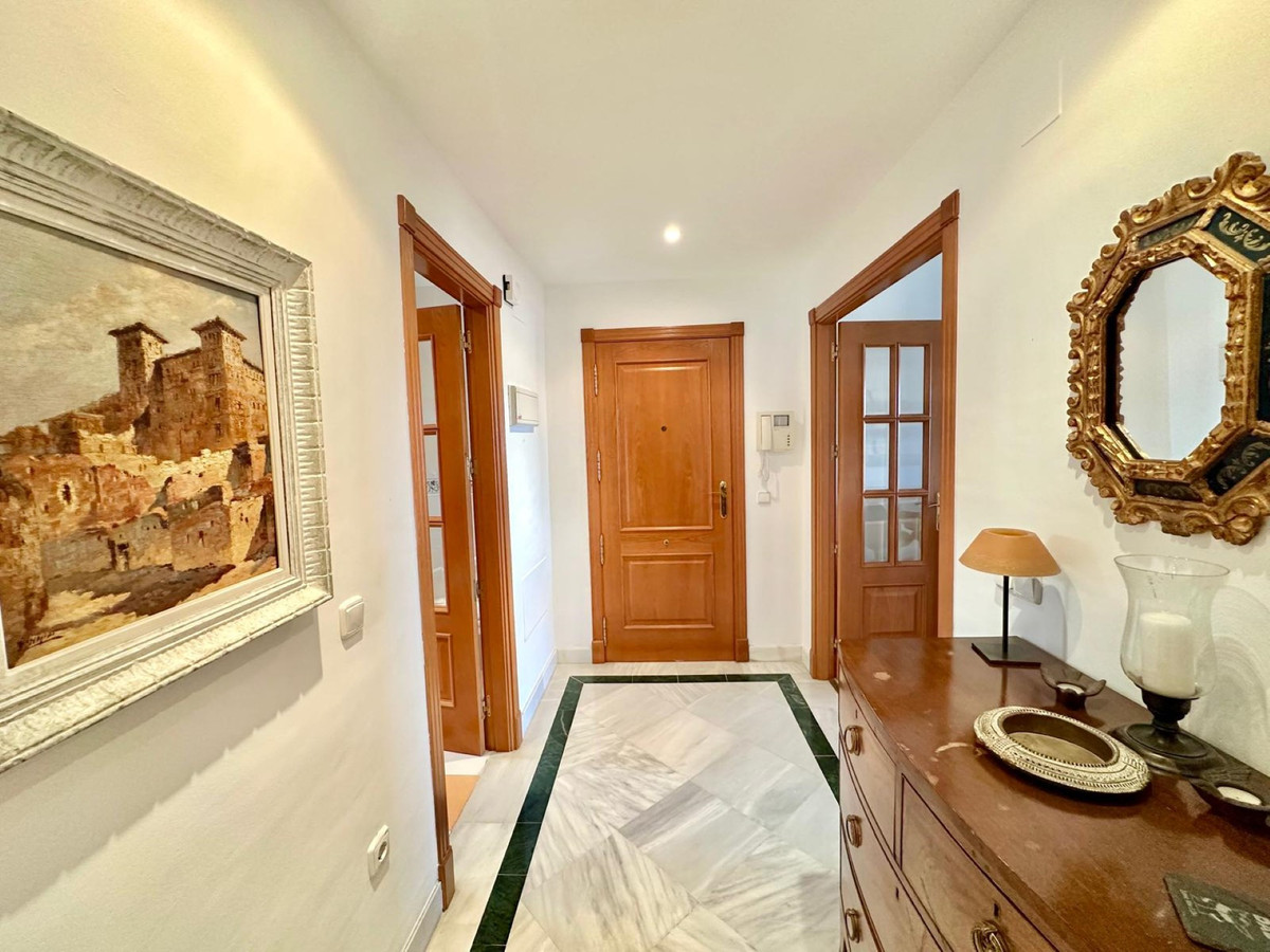 Se vende Apartamento Planta Media de 2 dormitorios en Costa Del Sol, Málaga, España