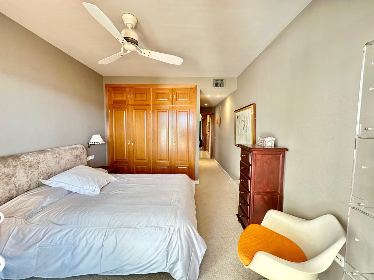 Se vende Apartamento Planta Media de 2 dormitorios en Costa Del Sol, Málaga, España