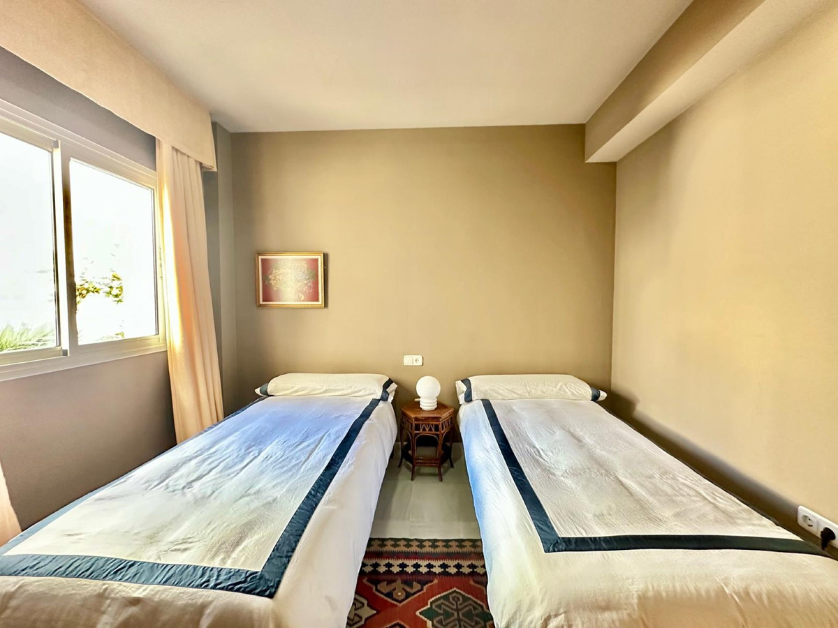 Se vende Apartamento Planta Media de 2 dormitorios en Costa Del Sol, Málaga, España