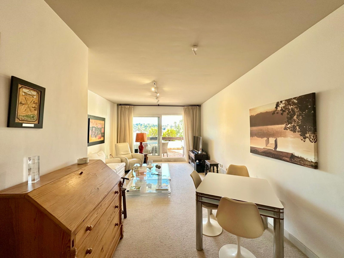 Se vende Apartamento Planta Media de 2 dormitorios en Costa Del Sol, Málaga, España