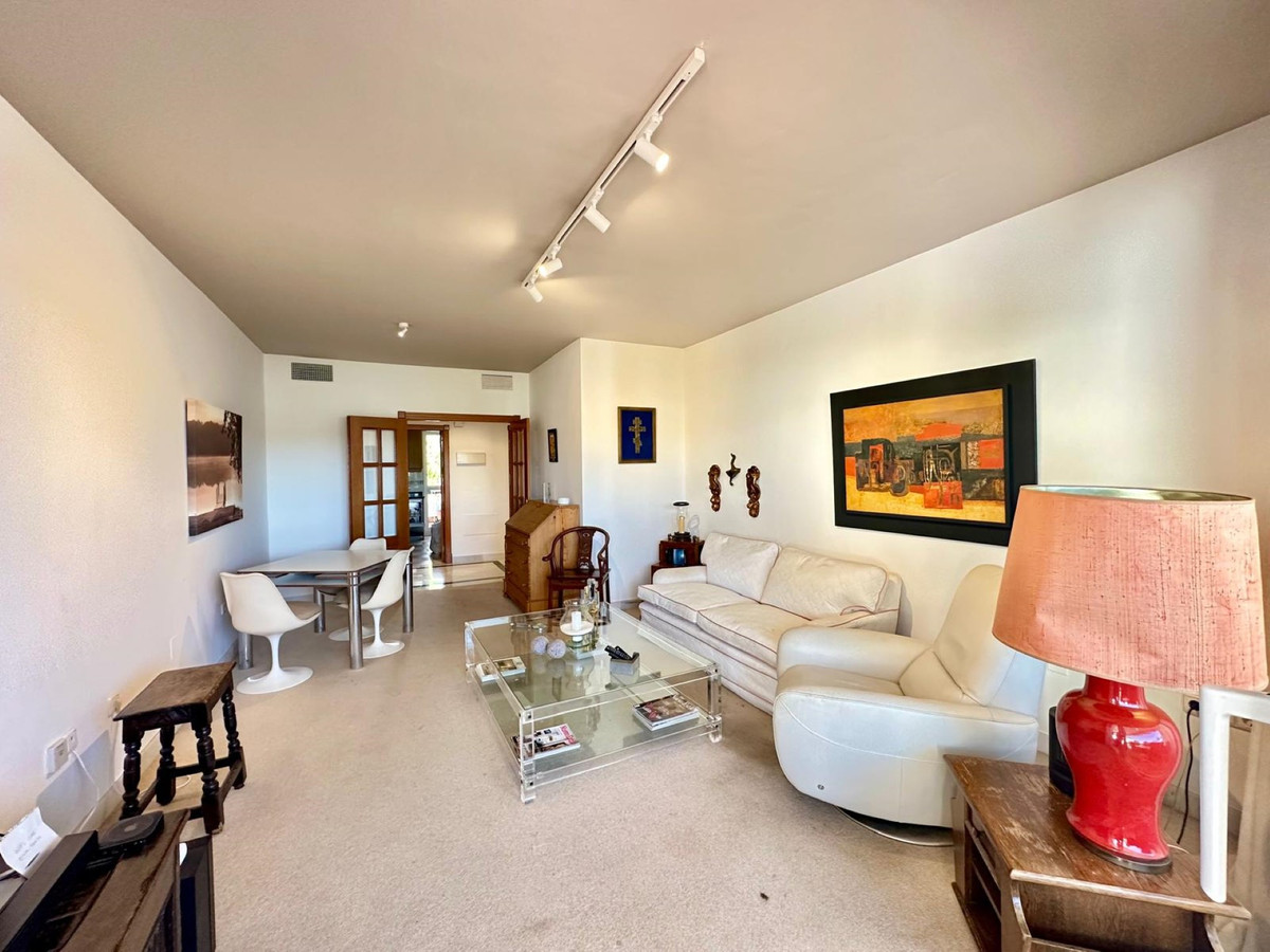 Se vende Apartamento Planta Media de 2 dormitorios en Costa Del Sol, Málaga, España