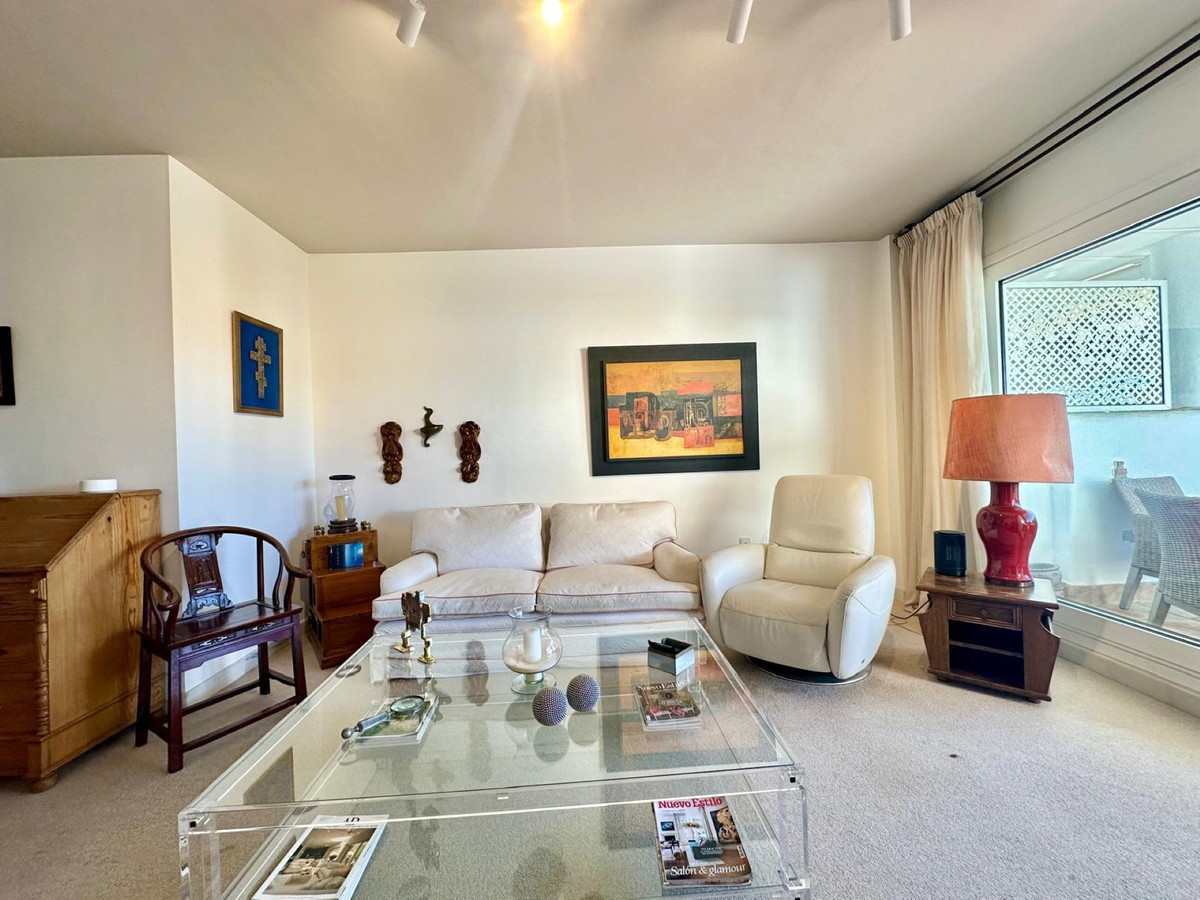 Se vende Apartamento Planta Media de 2 dormitorios en Costa Del Sol, Málaga, España