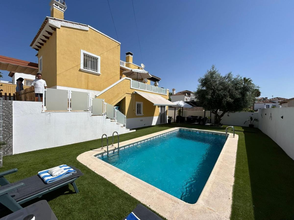 3 Bed Townhouse for sale in San Miguel De Salinas Costa Blanca, Alicante, Spain