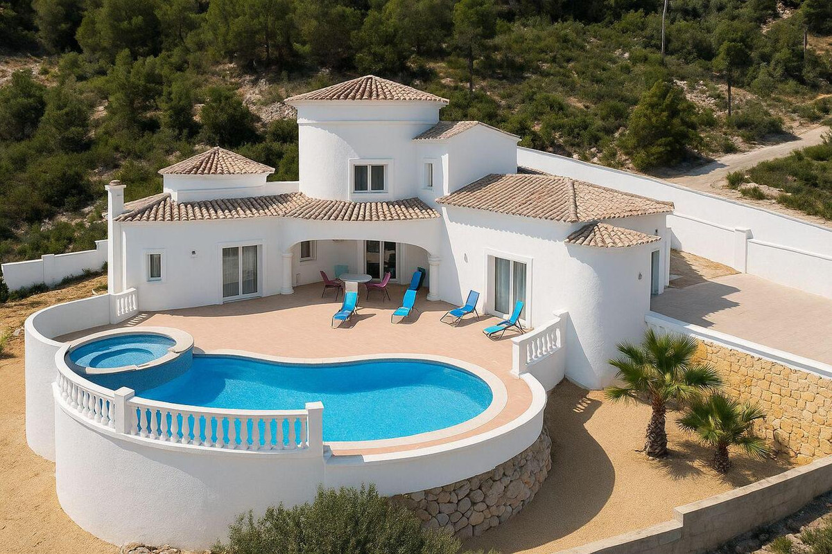 Se vende Villa - Chalet de 3 dormitorios en Costa Blanca, Alicante, España