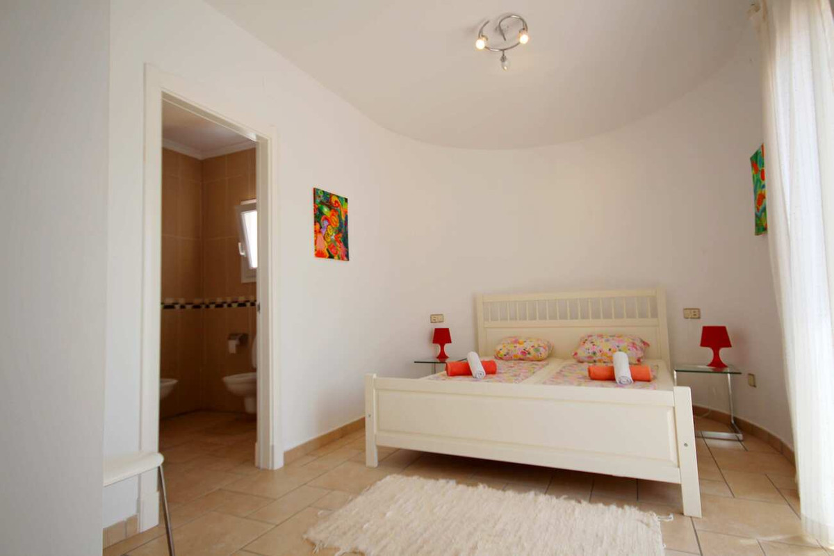 Se vende Villa - Chalet de 3 dormitorios en Costa Blanca, Alicante, España