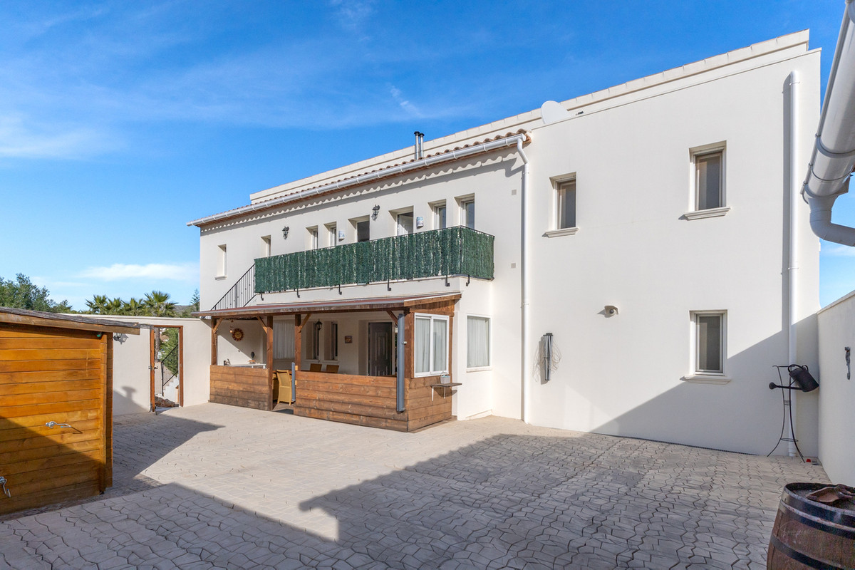 6 Bed Townhouse for sale in Lliber Costa Blanca, Alicante, Spain