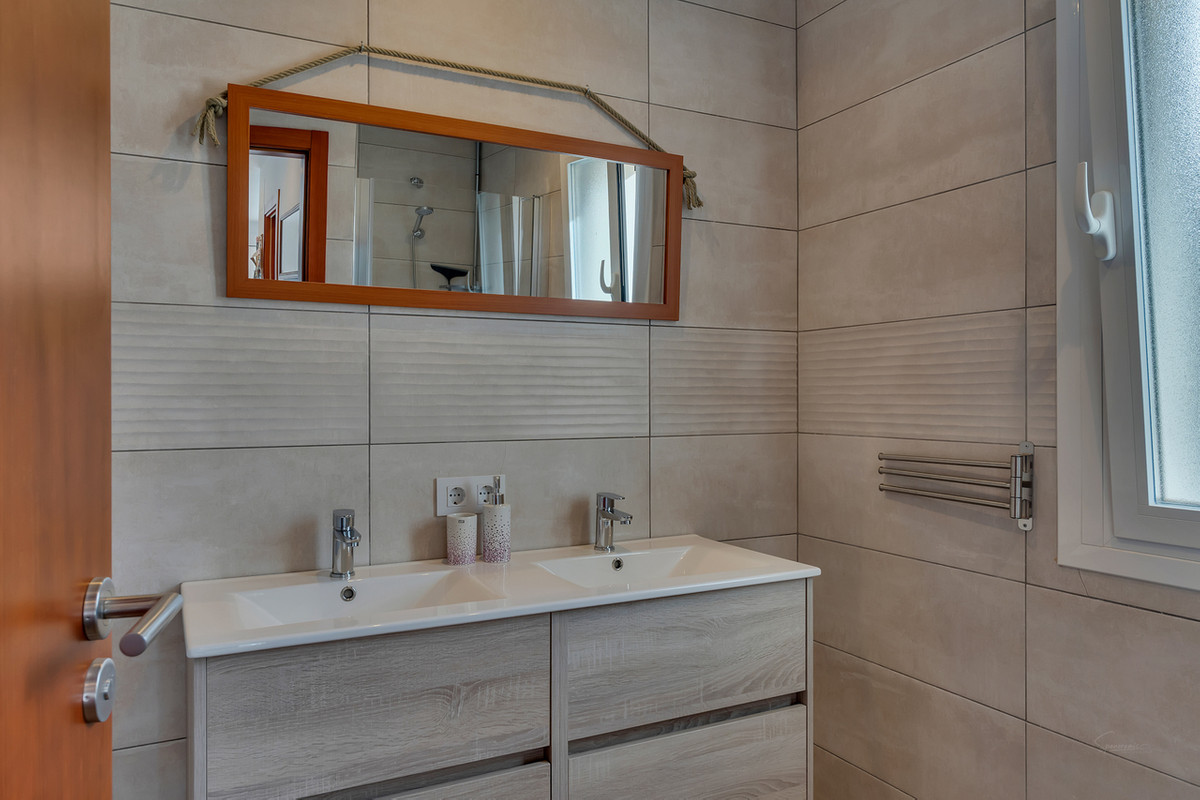 6 Bed Townhouse for sale in Lliber Costa Blanca, Alicante, Spain