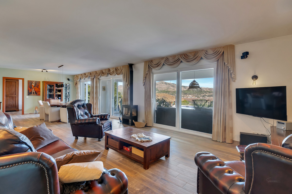 6 Bed Townhouse for sale in Lliber Costa Blanca, Alicante, Spain