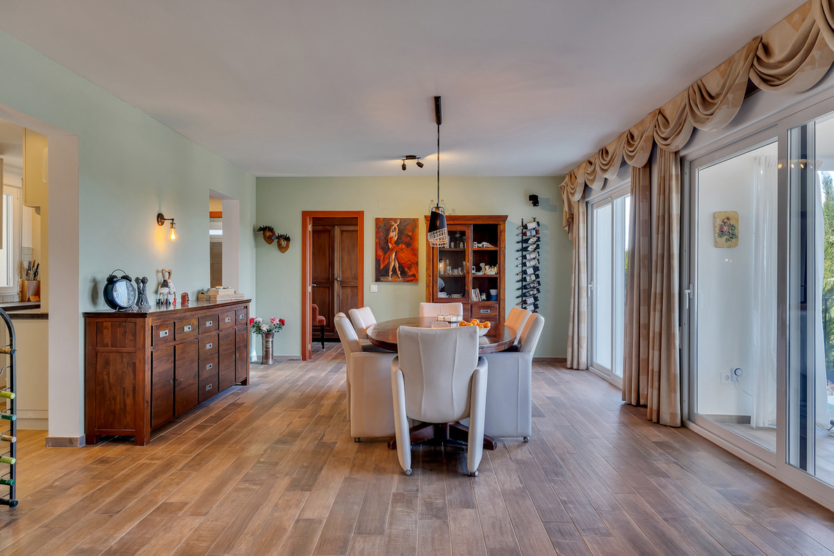 6 Bed Townhouse for sale in Lliber Costa Blanca, Alicante, Spain