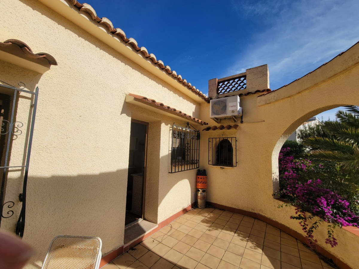 Se vende Villa - Chalet de 3 dormitorios en Costa Blanca, Alicante, España