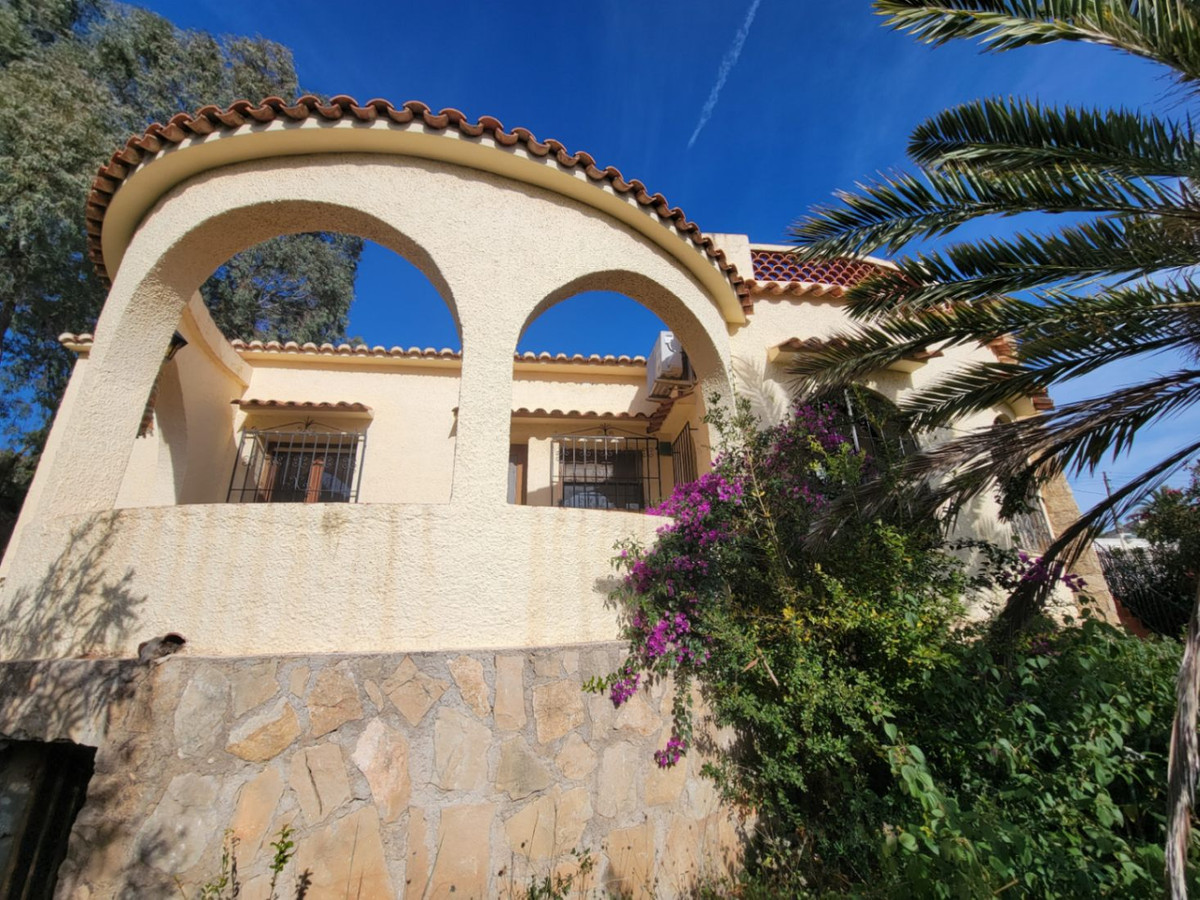 Se vende Villa - Chalet de 3 dormitorios en Costa Blanca, Alicante, España