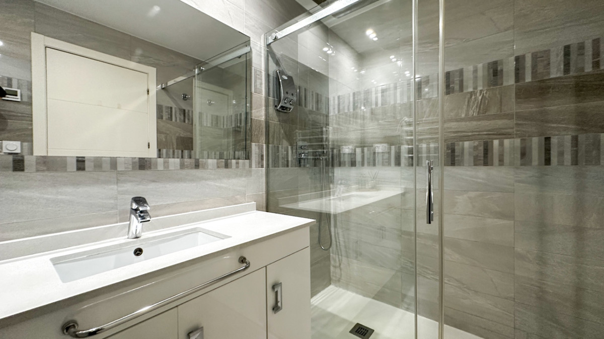 2 Bed Apartment for sale in Torrevieja Costa Blanca, Alicante, Spain