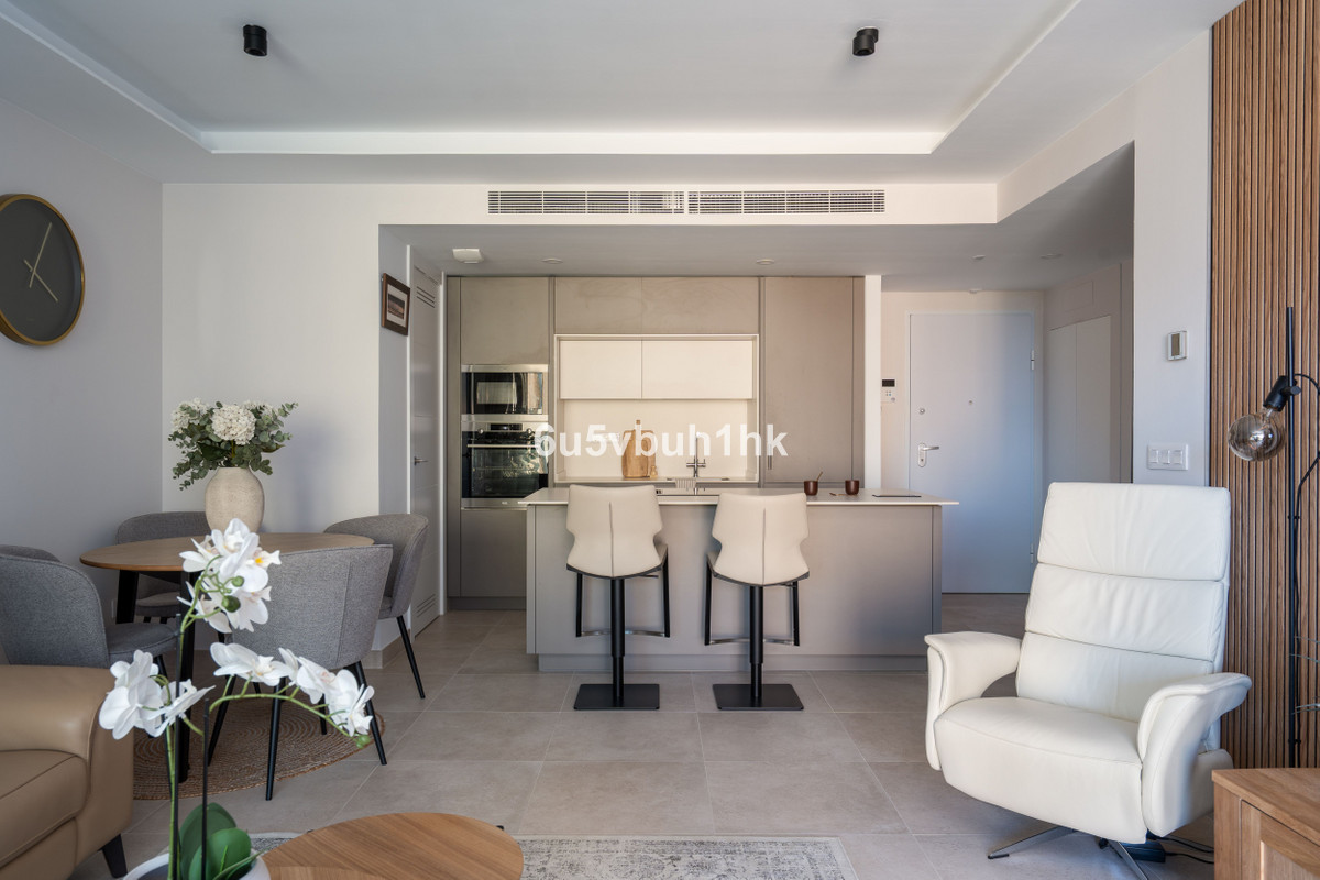 2 Bed Apartment for sale in Fuengirola Costa Del Sol, Málaga, Spain