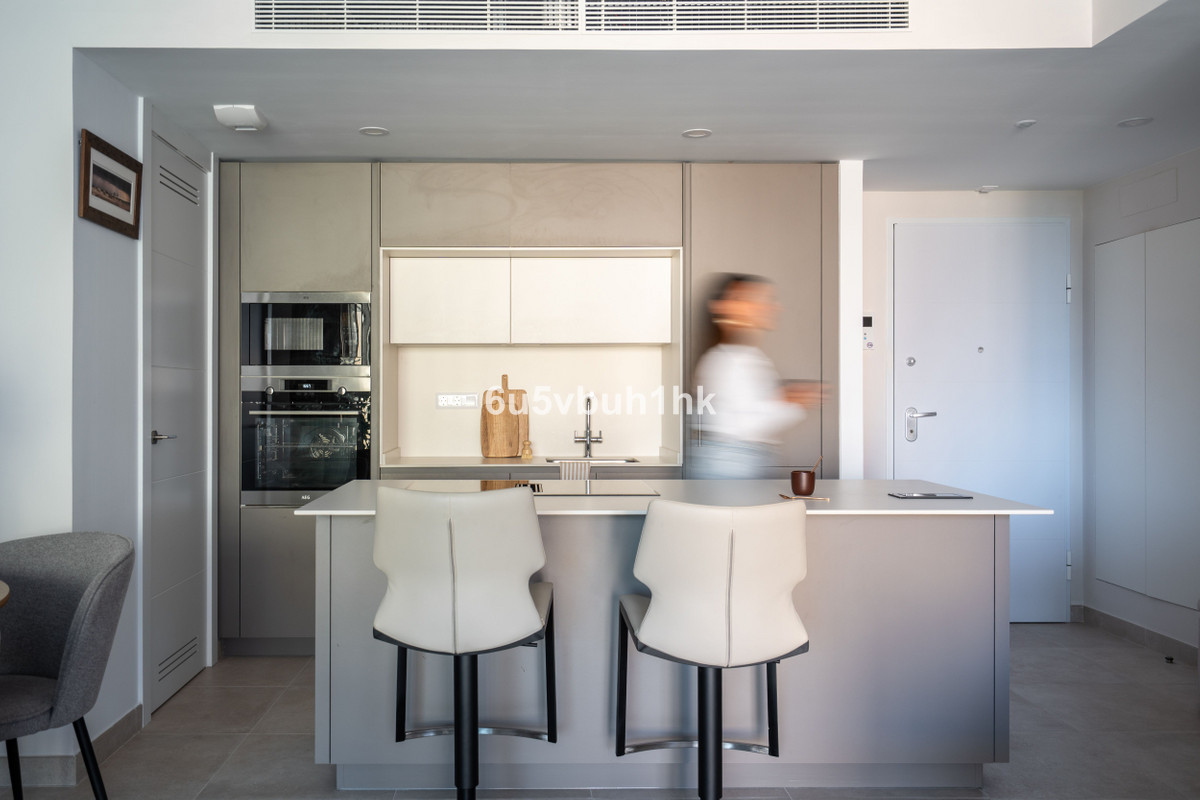 2 Bed Apartment for sale in Fuengirola Costa Del Sol, Málaga, Spain