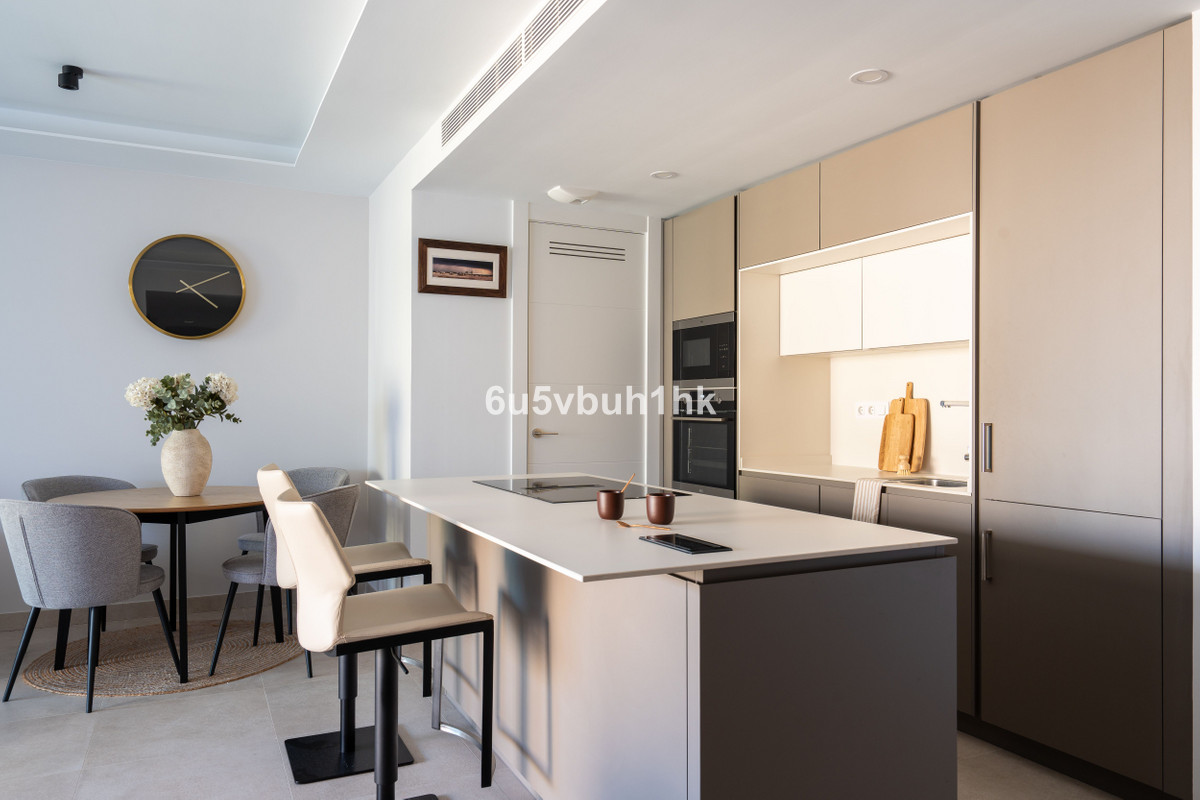 2 Bed Apartment for sale in Fuengirola Costa Del Sol, Málaga, Spain