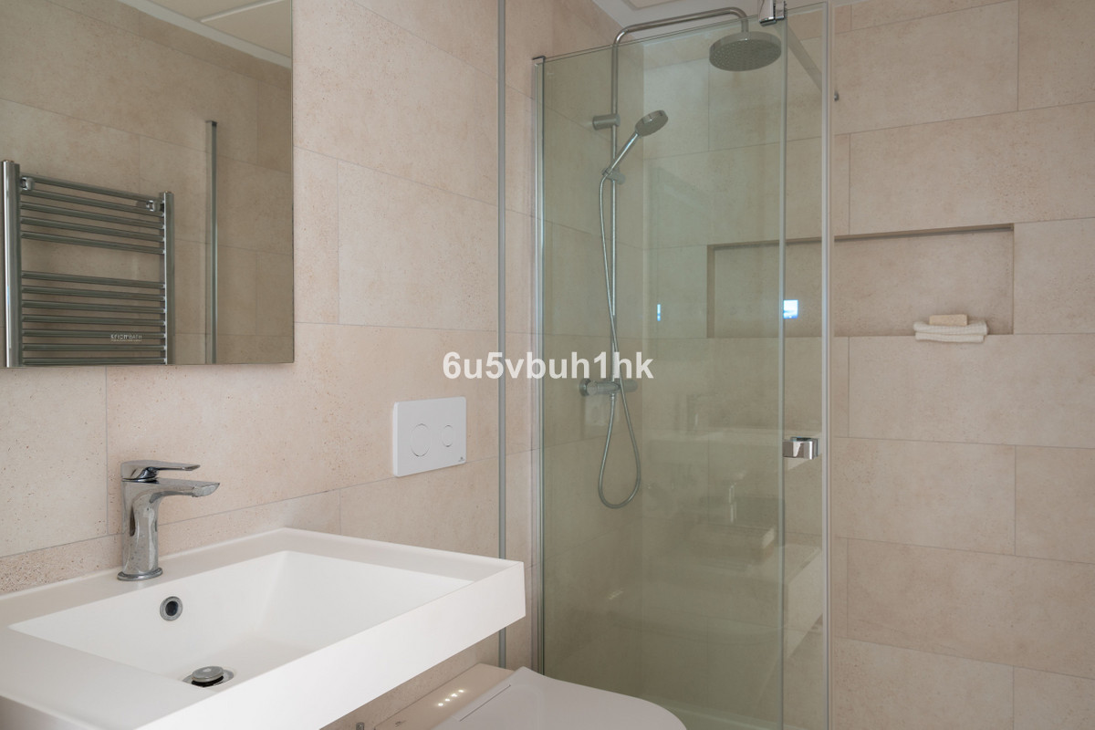 2 Bed Apartment for sale in Fuengirola Costa Del Sol, Málaga, Spain
