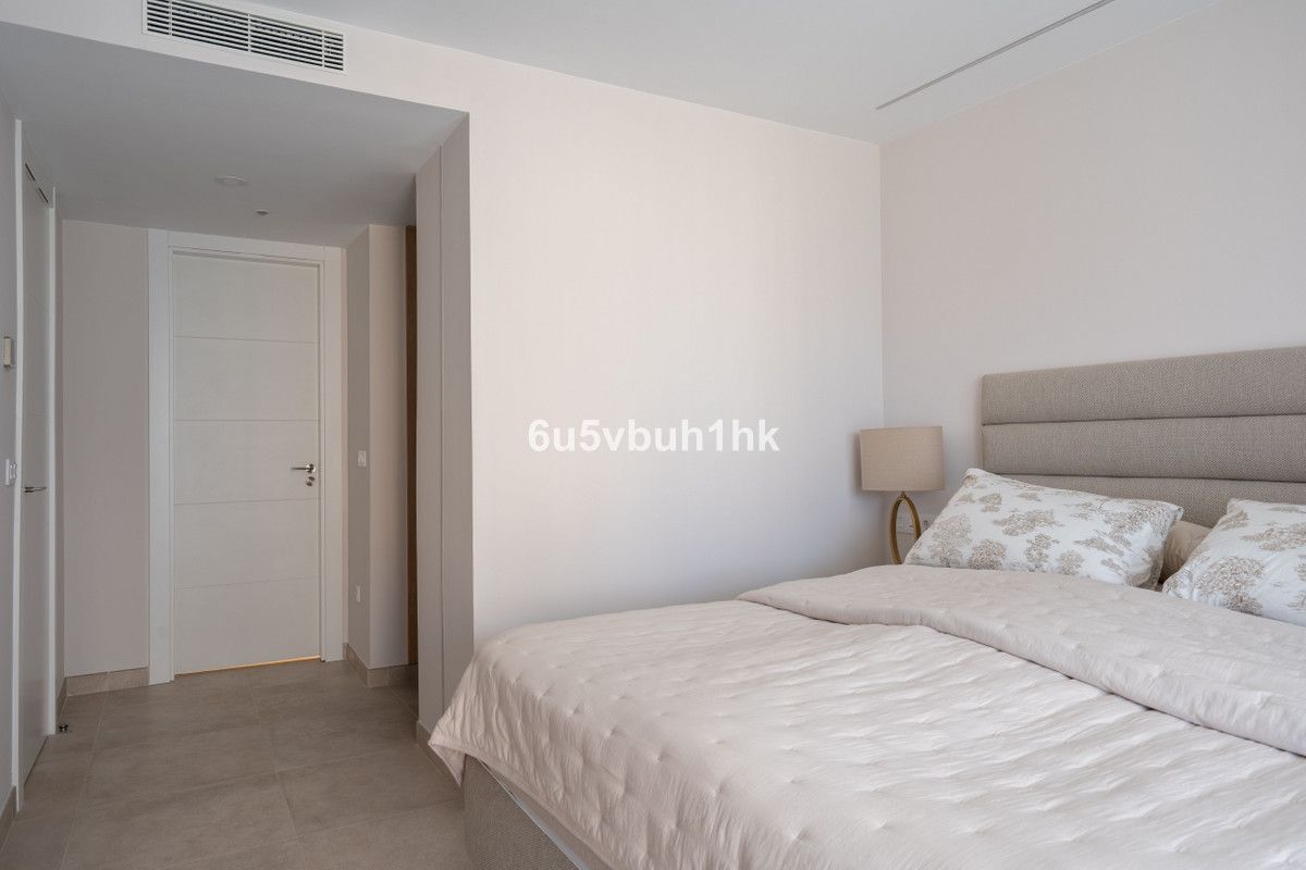 2 Bed Apartment for sale in Fuengirola Costa Del Sol, Málaga, Spain