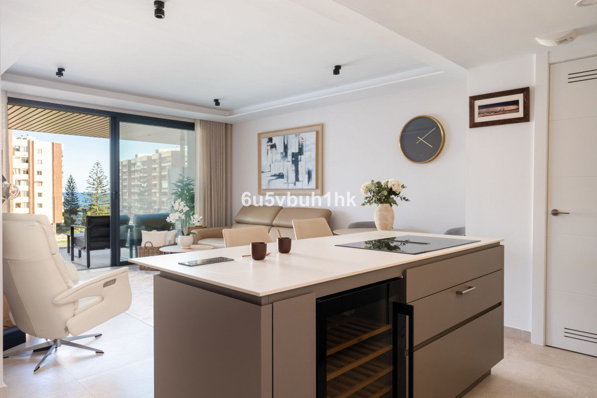 2 Bed Apartment for sale in Fuengirola Costa Del Sol, Málaga, Spain