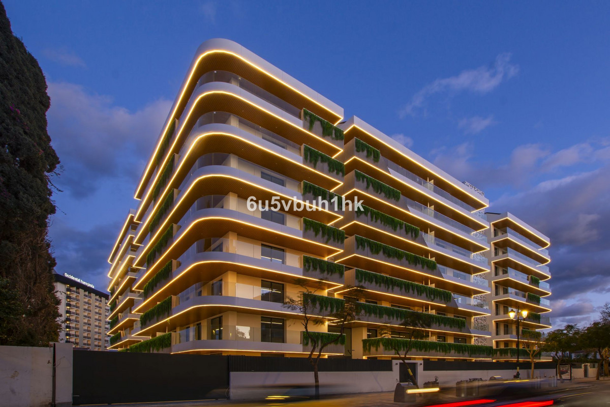 2 Bed Apartment for sale in Fuengirola Costa Del Sol, Málaga, Spain
