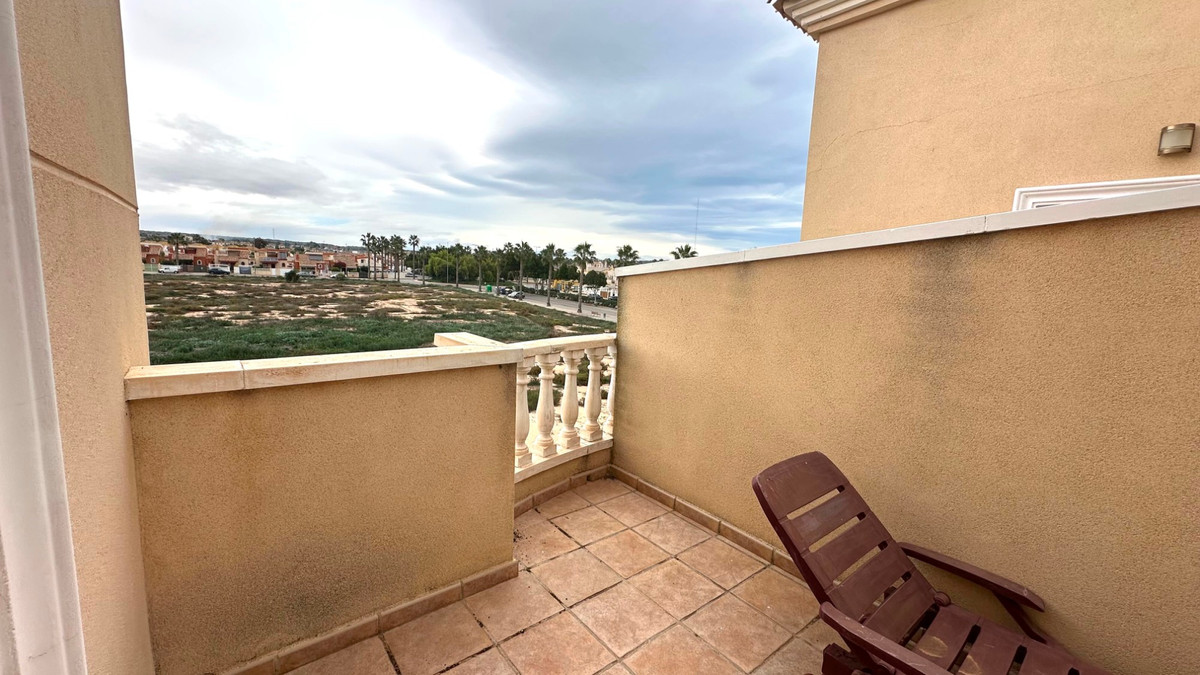 3 Bed Townhouse for sale in Urbanización El Raso Costa Blanca, Alicante, Spain