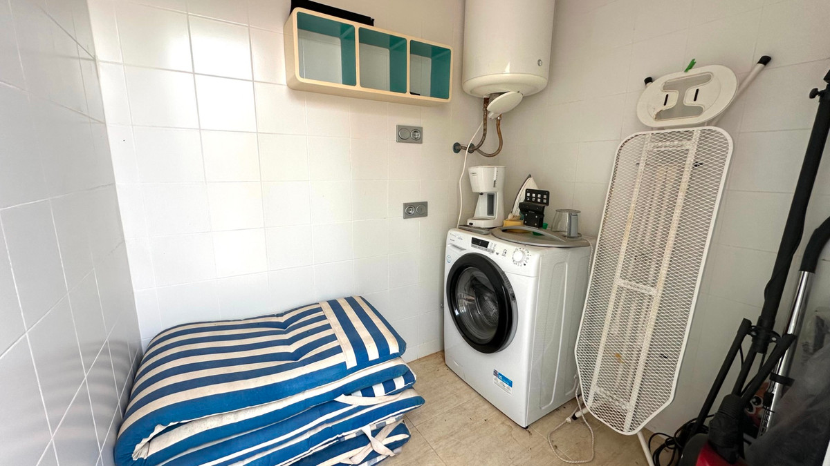 3 Bed Townhouse for sale in Urbanización El Raso Costa Blanca, Alicante, Spain