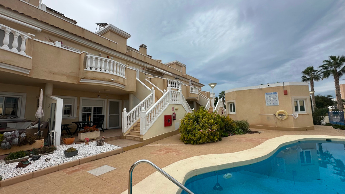 3 Bed Townhouse for sale in Urbanización El Raso Costa Blanca, Alicante, Spain