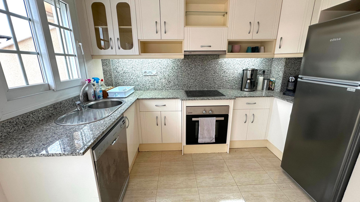3 Bed Townhouse for sale in Urbanización El Raso Costa Blanca, Alicante, Spain